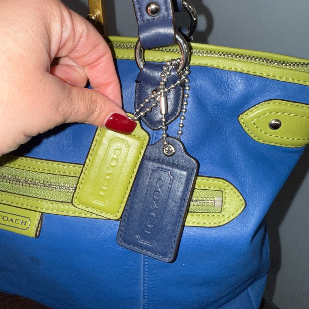 🍍Coach Blue & Green Leather Tote Bag – Spacious Shoulder Bag - Picture 4 of 14